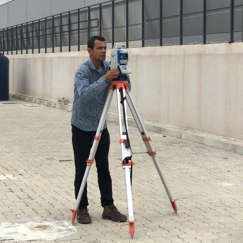 Levantamento topográfico em obra industrial